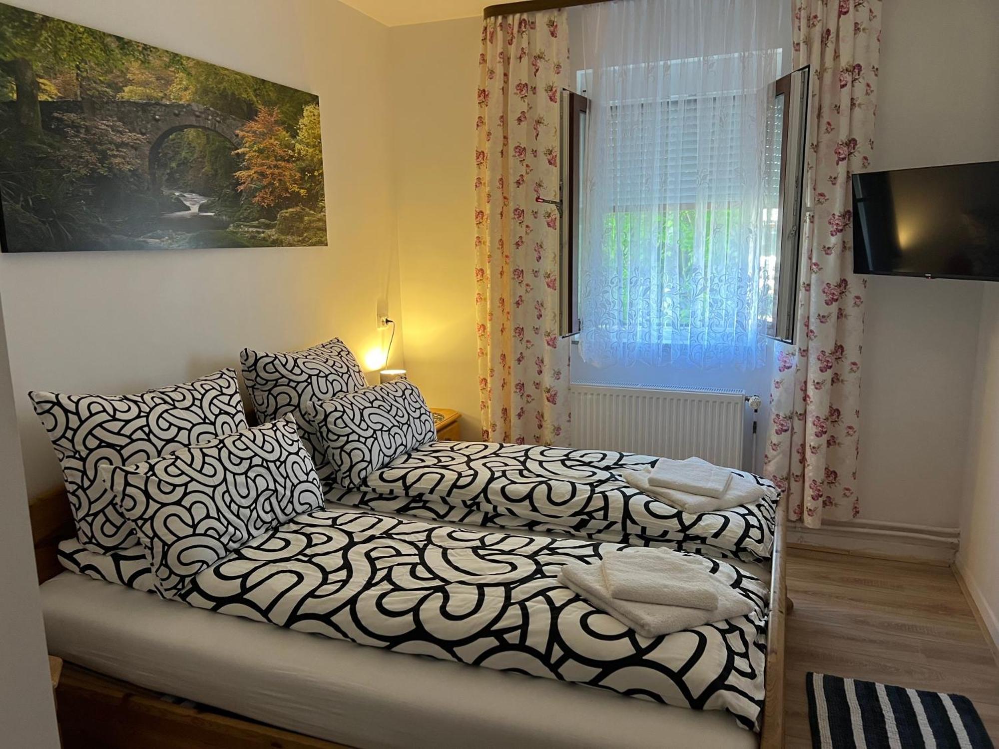 Hotel Hirsch Fluorn-Winzeln エクステリア 写真